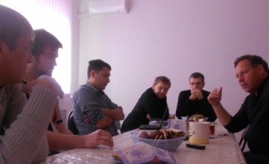 новость Константин Сарсания встретился с представителями фан-клуба «Факела»