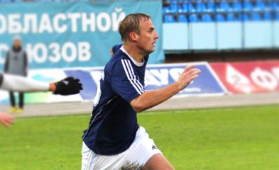 новость Защитник Ревякин продолжит выступления за «Факел»