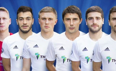 новость Команду пополнили вратарь, два защитника, хавбек и два форварда