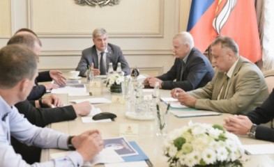 новость Александр Гусев дал ряд поручений по поддержке ФК «Факел»